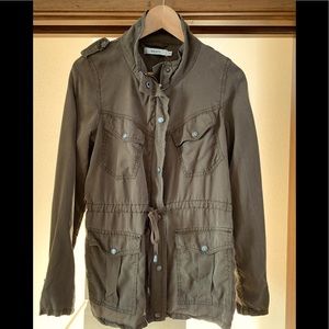 Think spring thoughts in this Anorak coat!